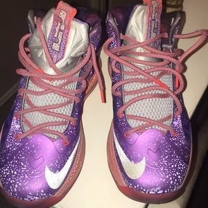 Kids Lebron’s size 4y.